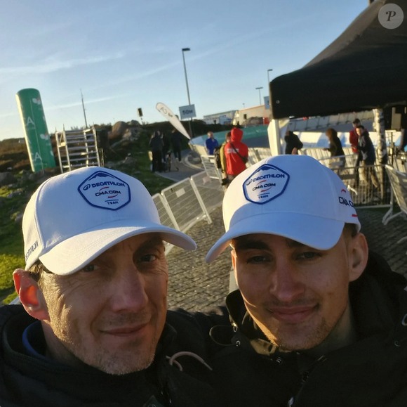 Paul Seixas, le jeune espoir du cyclisme français est soutenu par ses parents Emmanuel et Emmanuelle.