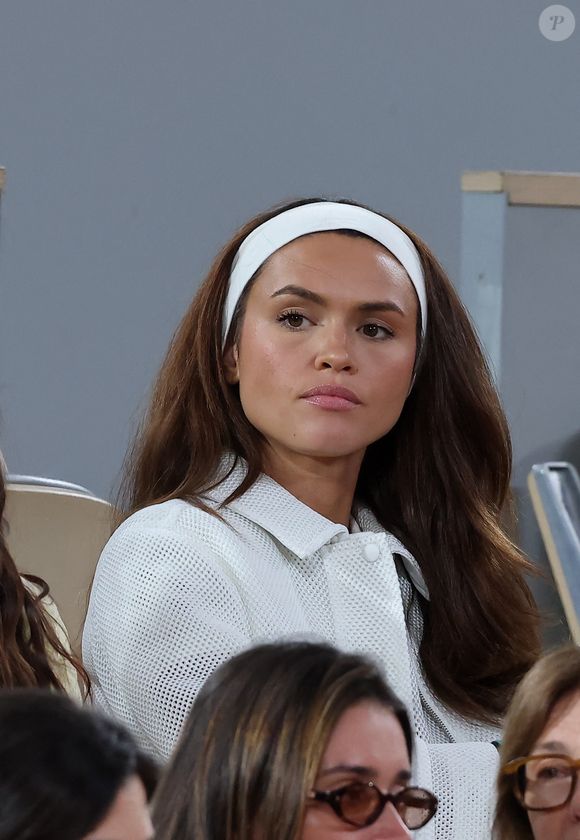 Diane Leyre (Miss France 2022) dans les tribunes lors des Internationaux de France de Tennis de Roland Garros 2025, à Paris, France, le 4 juin 2025. © Jacovides-Moreau/Bestimage