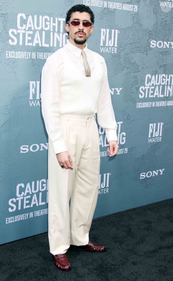New York, NY 26 août 2025 : Benito Martínez Ocasio "Bad Bunny" assiste à la première de Sony Pictures Caught Stealing au Regal Union Square à New York. 26 août 2025