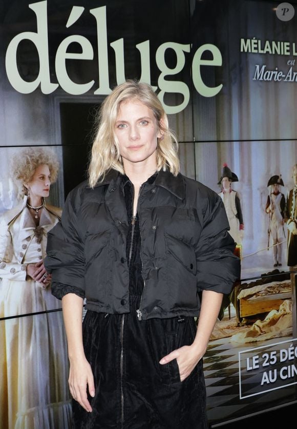 En cette fin d'année, l'artiste de 41 ans s'est longuement entretenue avec nos confrères du "Monde" pour évoquer sa carrière, mais aussi sa vie loin de Paris. 

Exclusif - Mélanie Laurent - Avant-première du film "Le Deluge" au cinéma UGC Ciné Cité Les Halles à Paris le 10 décembre 2024. © Coadic Guirec/Bestimage