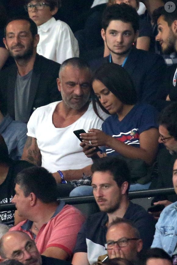 Amel Bent et son mari Patrick Antonelli - Les célébrités dans les tribunes lors du match des légendes, France98 contre une sélection FIFA 98 à la U Arena à Nanterre, France, le 12 juin 2018. France98 a gagné 3-2. © Bestimage