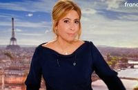 C'est un nouveau défi pour Léa Salamé. 

Léa Salamé présente son premier journal sur la Deux. 
© Alain Guizard / Bestimage