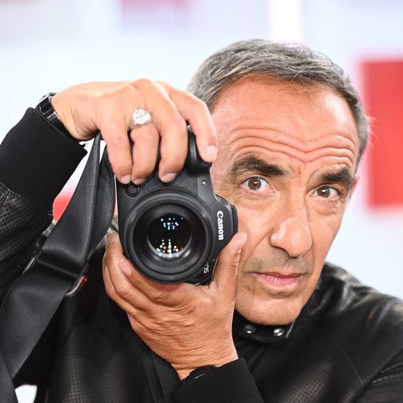 "Toute photographie portait en elle l’expérience de l’épreuve du temps", a-t-il notamment déclaré

Exclusif - Nikos Aliagas lors de l'enregistrement de l'émission Vivement dimanche au studio Rive gauche, présentée par M.Drucker, diffusée sur France 3 le 21 juin 2026, à Paris, France, le 20 mai 2026. © Guillaume Gaffiot/Bestimage
