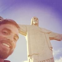 Christophe Willem heureux au Brésil, où il a acheté une maison : le chanteur partage son album photos