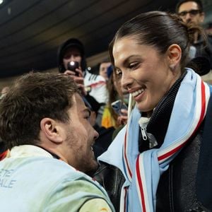 Antoine Dupont, Iris Mittenaere lors du match de rugby du Tournoi des Six Nations France contre Angleterre au Stade de France à Saint-Denis le 14 mars 2026.