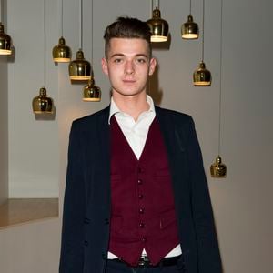 Sa mère, très fière, le soutient et le félicite régulièrement.

Léonard Trierweiler - Soirée du Finland Trophy (raid polaire cent pour cent féminin) à l'ambassade de Finlande, à Paris, France, le 29 mars 2018. © Pierre Perusseau/Bestimage