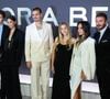 Victoria Beckham a participé à la Fashion Week de Paris.

Cruz Beckham, Jackie Apostel, Romeo Beckham, Harper Beckham, Victoria Beckham et David Beckham à la première mondiale de Victoria Beckham, au Curzon Mayfair. Crédit : Doug Peters/EMPICS