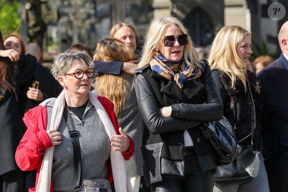 Natacha Régnier aux arrivées des obsèques d'Emilie Dequenne au cimetière Père Lachaise à Paris, France, le 26 mars 2025. © Cyril Moreau/Bestimage