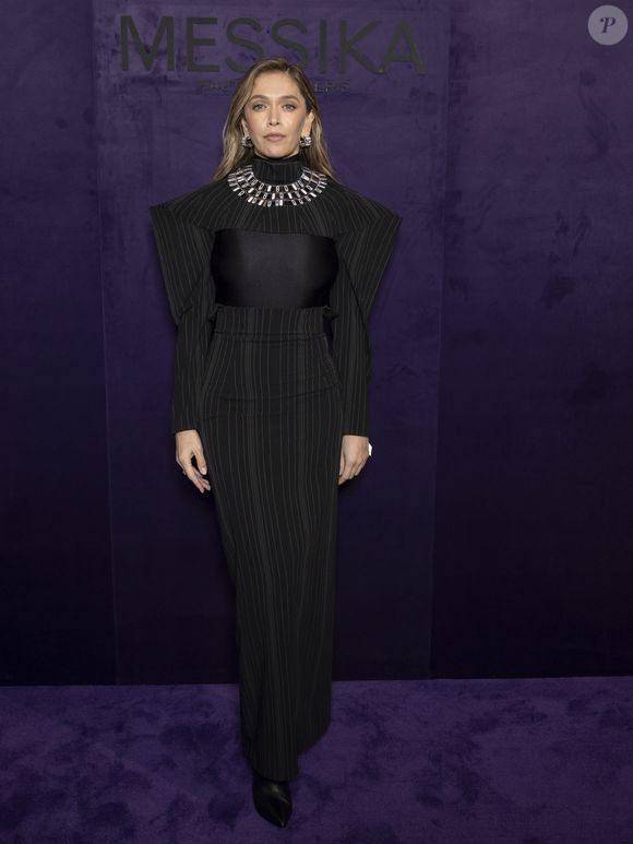 Vera Brezhneva  au photocall du défilé Messika Collection Femme Prêt-à-Porter Printemps/Eté 2026 lors de la Fashion Week de Paris (PFW), au Musée des Arts décoratifs, à Paris, France, le 13 octobre 2025. © Olivier Borde/Bestimage