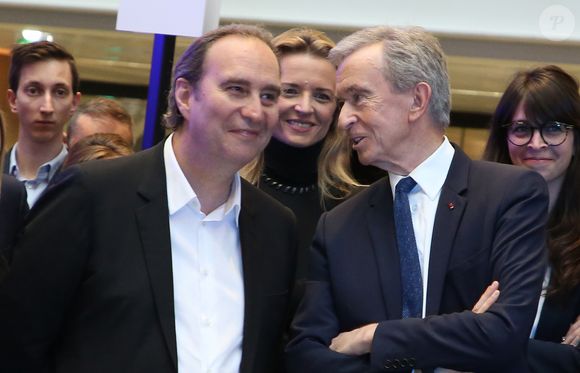 Bernard Arnault et sa fille Delphine Arnault avec Xavier Niel - Inauguration de "La maison des Startups LVMH" à la station F à Paris le 9 avril 2018. 

© Denis Guignebourg/Bestimage