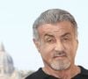 "Je me sens très immature", avait-il déclaré

Sylvester Stallone en photocall pour le film "Tulsa King" à Rome, le 13 septembre 2022. © Backgrid UK/ Bestimage