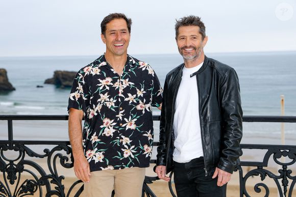 Peyo Lizarazu et son frère, Bixente Lizarazu - Photocall du défilé Chanel "Collection Croisière 2026-2027 (Chanel Cruise)" sur la terrasse du Casino municipal de Biarritz, le 28 avril 2026.

© Olivier Borde/Bestimage