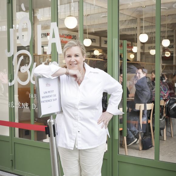 Exclusif - La cheffe étoilée Hélène Darroze vient d'ouvrir un nouveau restaurant bistronomique dédiée aux burgers haut de gamme "Jòia Bun" au 16 de la rue Michodière dans le 2ème arrondissement de Paris, France, le 16 mars 2023. © Jack Tribeca/Bestimage