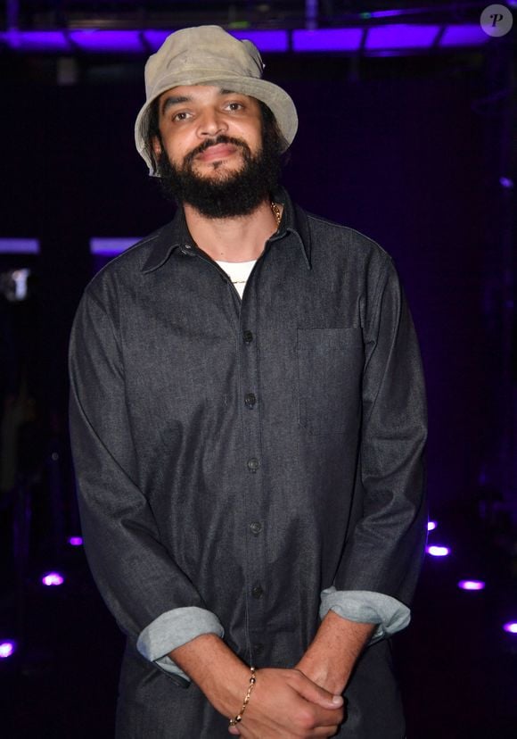 Son aîné est Joakim, ancien basketteur de la NBA

Joakim Noah - Célébrités assistent au match 1 du NBA Paris Games 2025 à L'Accor Arena Bercy à Paris le 23 janvier 2025. © Veeren/Bestimage