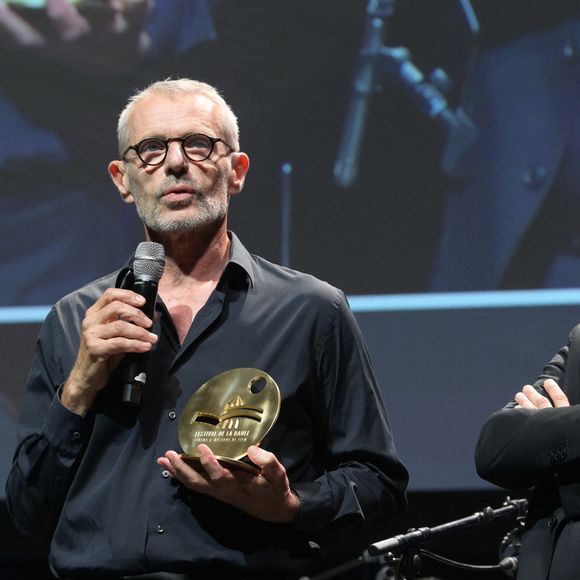 Le réalisateur continue de percevoir des droits grâce au titre Vois sur ton chemin.

Lambert Wilson (invité d'honneur du festival), Christophe Barratier (co fondateur du festival) lors de la 11ème édition du festival Cinéma & musique de film de La Baule le 28 juin 2025
© Rachid Bellak / Bestimage