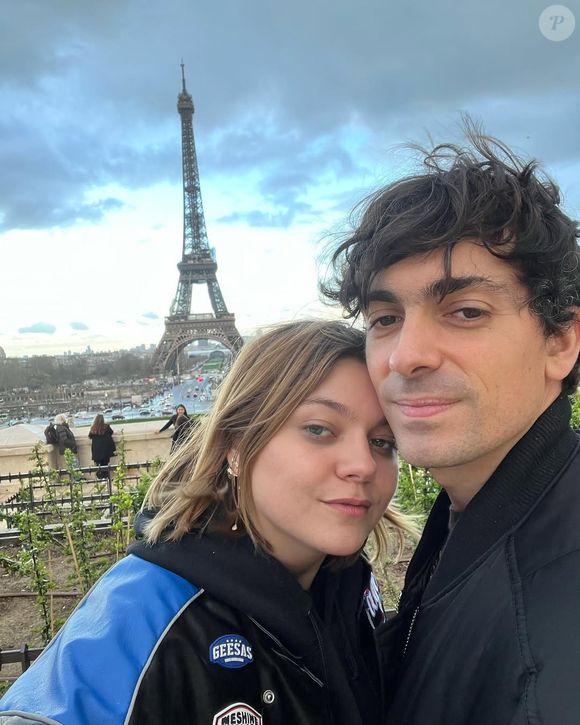 Louane et son compagnon Florian Rossi à Paris, photo Instagram publiée le 24 mars 2023.
