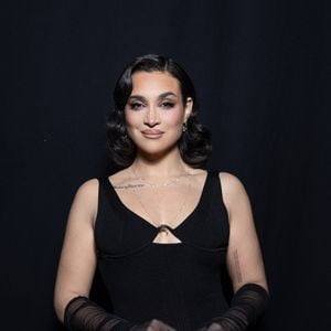 Exclusif - Camelia Jordana en backstage de l'enregistrement de l'émission "La Boîte à secrets", présentée par F.Bollaert et diffusée le 16 janvier 2026 sur France 3, dans les studios du Lendit à Saint-Denis, France, le 16 décembre 2025. © Cyril Moreau/Bestimage

|Emission - La Boite à Secrets du 15 décembre 2025