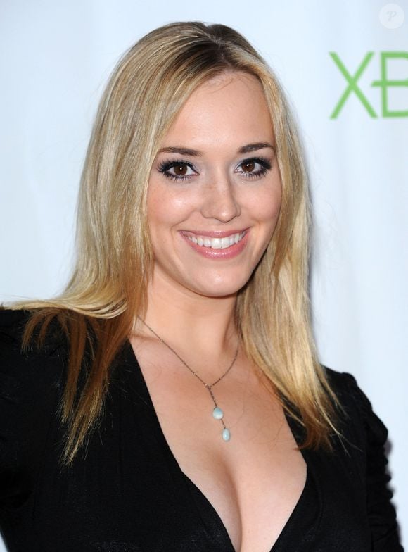 L’actrice de 35 ans a annoncé la grande nouvelle en ce début d’année 2026 sur Instagram, pleine d’émotion.

Andrea Bowen -  Soirée organisée à l'hôtel W à Westwood en l'honneur de la fin de la série "Desperate Housewives" dont le tournage de la 8ème saison vient de s'achever