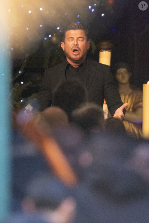 Vincent Niclo chante l'Ave Maria lors des obsèques de Brigitte Bardot en l'église Paroissiale Notre-Dame-de-l'Assomption de Saint-Tropez le 7 janvier 2025.

Moreau / Jacovides / Bestimage