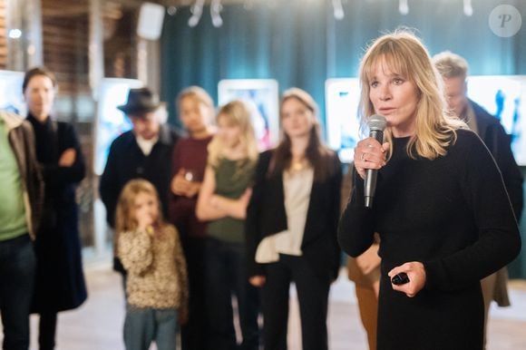 Géraldine Danon est venue soutenir sa fille.

Exclusif - Géraldine Danon lors du vernissage de la première exposition photographique de Laura Poupon "Hillingar" au Chalet des Îles à Paris le 18 novembre 2025.

© Tiphaine Praud-Lebely / Bestimage