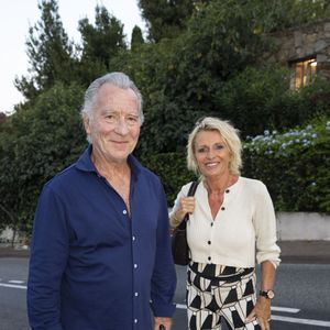 Exclusif - William Leymergie et sa compagne Sophie Davant - Personnalités à la représentation de la pièce de théâtre "Le jour du kiwi" au Théâtre de Verdure lors du 40ème Festival de Ramatuelle. Le 6 août 2024
© Cyril Bruneau / Festival de Ramatuelle / Bestimage