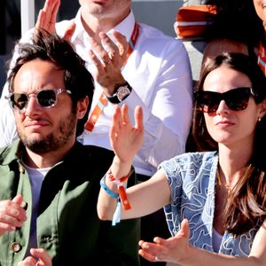 Vianney et sa femme Catherine Robert - Célébrités dans les tribunes des Internationaux de France de tennis de Roland Garros 2024 à Paris le 7 juin 2024.  © Jacovides-Moreau/Bestimage