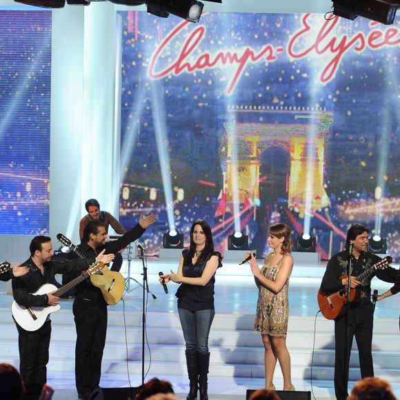 Aujourd'hui, il a transformé une friche industrielle arlésienne en un véritable village gitan festif ouvert aux visiteurs.

Chico et les Gipsy King, Chimène Badi, Sofia Essaidi, Lenou Mouskouri - Enregistrement de l'émission "Champs Elysées". . © Guillaume Gaffiot /Bestimage