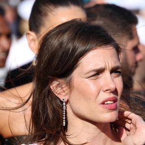 Son secret ? Il n'en est pas vraiment un. En effet, ce n'est pas vraiment quelque chose qu'elle cache.

Charlotte Casiraghi - Montée des marches du film « Marcello Mio » lors du 77ème Festival International du Film de Cannes, au Palais des Festivals à Cannes. Le 21 mai 2024