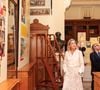 Caroline de Monaco a été émue de voir l'heureux événement capturé.

Visite de l’exposition « Le mariage du siècle » par S.A.S. le prince Albert II de Monaco, S.A.R. La princesse Caroline de Hanovre, S.A.S. la princesse Alexandra de Hanovre et les commissaires Thomas Fouilleron et Vincent Vatrican au palais princier de Monaco, le 17 juin 2026. © Jean-Charles Vinaj/Pool Monaco/Bestimage