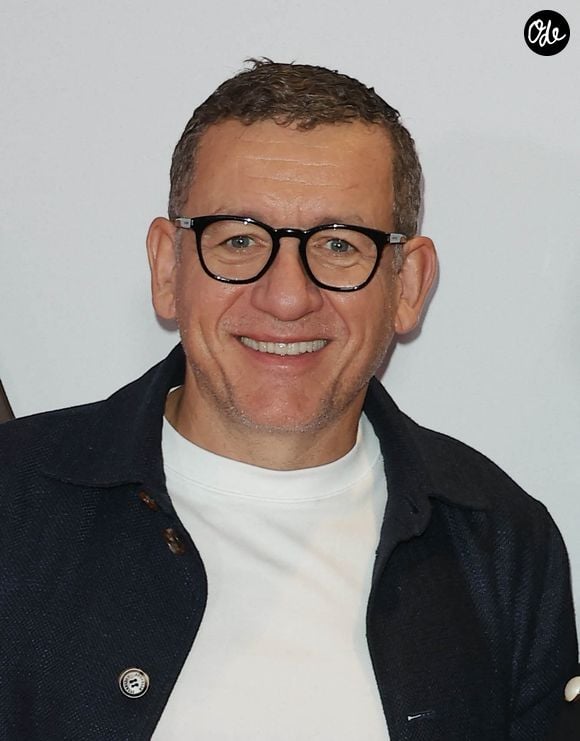 Parmi les invités de marque, le comédien Dany Boon a fait une arrivée particulièrement remarquée.

Dany Boon au photocall de la première du film "Karma" au cinéma Pathé Palace à Paris le 13 octobre 2026. 

© Coadic Guirec / Bestimage