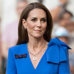 Lors de la finale masculine de Wimbledon, l’arrivée du prince William, de la princesse Kate et de leurs enfants dans la loge royale a suscité une vive attention. 

La princesse Catherine (Catherine "Kate" Middleton, princesse de Galles), la princesse Charlotte (la princesse Charlotte de Galles), finale masculine du tournoi de Wimbledon, 14e jour à Wimbledon, Grande-Bretagne. (DANA-No : 02629435) – Dana Press / Bestimage.