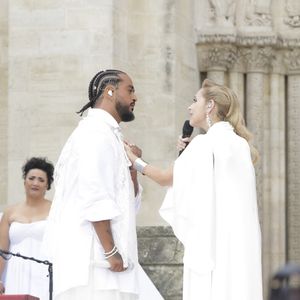 Slimane, Lara Fabian lors du dernier relais de La Flamme Olympiques avant la cérémonie d'ouverture des Jeux Olympiques (JO) de Paris 2024 à Saint-Denis, Seine Saint-Denis, France, le 26 juillet 2024. © Melloul-Tribeca/Bestimage