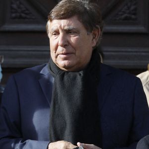 Jean-Pierre Foucault - Sorties des obsèques de Etienne Mougeotte en l'église Saint-François-Xavier à Paris. Le 13 octobre 2021
© Jacovides-Clovis / Bestimage