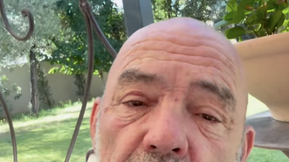 À la suite de ses obsèques organisées le 17 juillet 2025 à l'église Saint-Roch à Paris, son ami Philippe Corti a révélé dans sa story Instagram quelle décision avait pris l'homme en noir pour préserver sa famille après sa mort.

Philippe Corti Instagram