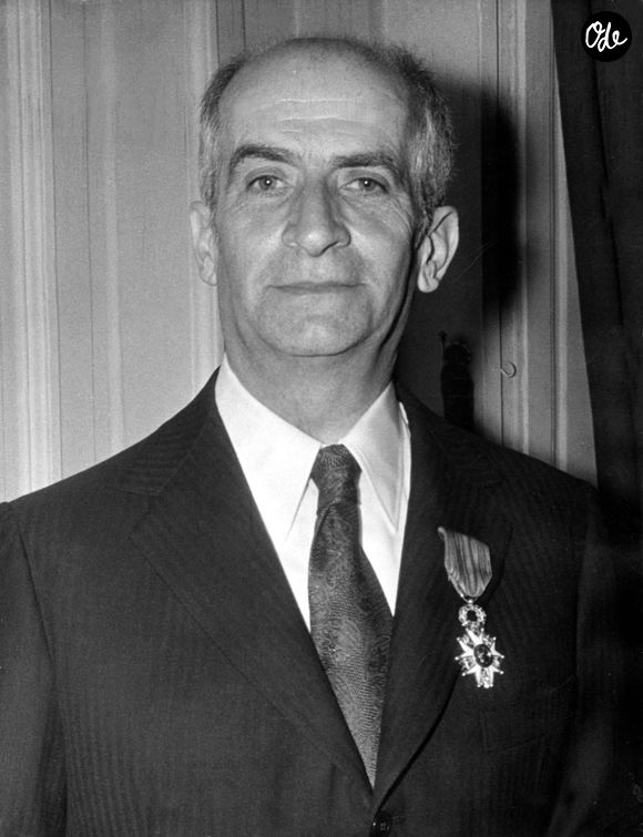 Louis de Funès reçoit la Légion d'honneur à Paris, le 15 mars 1973.

© Keystone Press Agency/ZUMA Press Wire