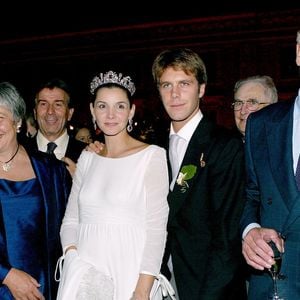 Clotilde Courau et Emmanuel-Philibert de Savoir lors de leur mariage. AGENCE / BESTIMAGE