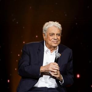 Exclusif - Enrico Macias, pour les surprises lors de l'enregistrement de l'émission "La Boîte à secrets", présentée par F.Bollaert et diffusée le 10 octobre 2025 sur France 3, dans les studios du Lendit à Saint-Denis, Seine Saint-Denis, France, le 22 septembre 2025. © Jack Tribeca/Bestimage