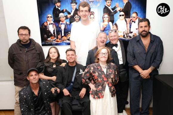 Très attaché à celle qu'il a révélée au cinéma, Artus a partagé la publication dans sa story Instagram avec un message plein d'affection : "T'es une reine Mayane."

Gad Abecassis, Philippe Shangti, Mayane-Sarah El Baze, Sofian Ribes, Thibaut Conan, Arnaud Toupense, Marie Colin, Ludovic Boul, Artus, lors de la présentation de l'oeuvre "No Judgement here" de Philippe Shangti avec l'équipe du film "Un p'tit truc en plus" au studio Harcourt à Paris le 4 jin 2025. 
© Jack Tribeca / Bestimage