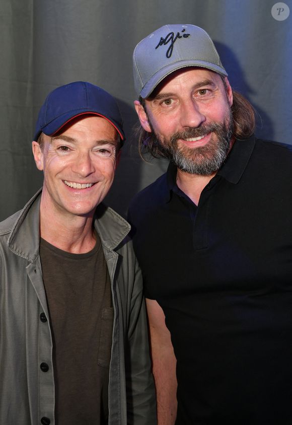 Jonathan Lambert, Fred Testot - Prime d'Amazon fait sa fête foraine au Bridge Club à Paris le 25 juin 2025.  Hier soir, le Bridge Club s’est métamorphosé en fête foraine où de nombreuses personnalités se sont réunies pour célébrer Prime Day, l’événement shopping estival qui animera l’été du 8 au 11 juillet.
  © Veeren/Bestimage