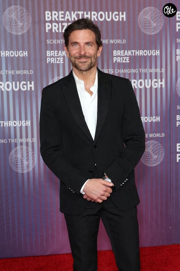 Pour accueillir ces prestigieux locataires, le patron et son équipe n'ont pas compté leurs heures : ils ont été mobilisés tous les jours de 5h du matin à 20h. 

Photocall des invités au 2024 Breakthrough Prize à Los Angeles le 13 avril 2024. © Crash/imageSPACE via ZUMA Press Wire / Bestimage