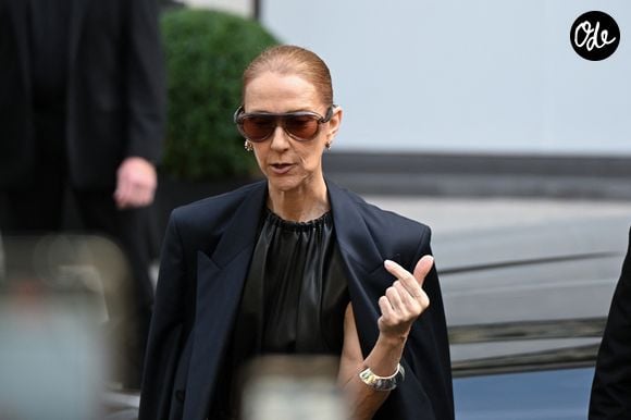 Céline Dion devant l'hôtel "Royal Monceau" à Paris, le 26 septembre 2026. © Lionel Urman/Bestimage