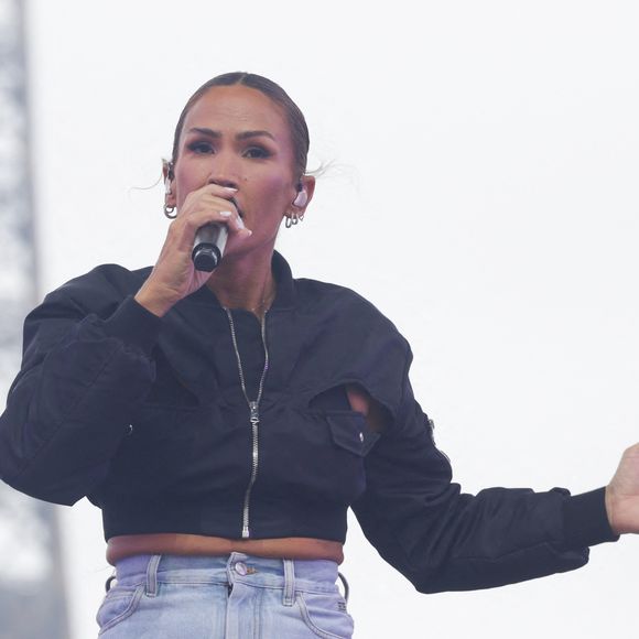 À l'occasion de l'opération "Vacances de ouf" ce mercredi 20 août 2025 à Paris, 

Vitaa  lors du concert à l'occasion de l'opération "vacances de OUF, journée des oubliés des vacances" pour les 80 ans du Secours Populaire au Champ-de-Mars à Paris le 20 août 2025.

© Coadic Guirec / Bestimage