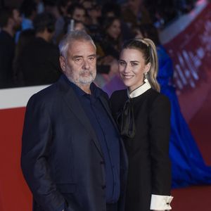Luc Besson, Sarah Saldmann à la première du film "Dracula" de L.Besson lors de la 20ème édition du festival du film de Rome le 24 octobre 2025. Backgrid UK/ Bestimage