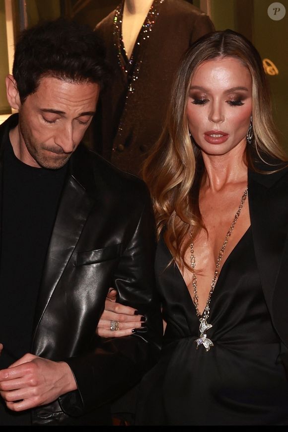 Elle s'est excusée au préalable auprès de sa femme Georgina Chapman.


Adrien Brody et sa femme Georgina Chapman lors de la soirée pre-Oscar à Beverly Hills.



Photo : Backgrid USA / Bestimage