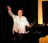 Après cinquante ans de carrière, Marie-Paul Belle fait ses adieux à la scène avec une série de concerts au Théâtre de Passy, à Paris.

Marie-Paule Belle - Générale du concert de Marie-Paule Belle "Revoir et Merci" au théâtre de Passy à Paris. © Coadic Guirec/Bestimage