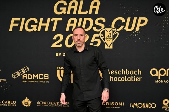 Si l'ancienne gloire du football a raccroché les crampons, son fils, Seïf el Islam, marche directement dans ses pas et fait déjà sensation sur les terrains.

Franck Ribéry durant la soirée de Gala au Fairmont hotel à Monaco après la cinquième édition de la Fight Aids Cup, un match de football caritatif qui s'est déroulé au stade Louis II à Monaco, le 22 janvier 2025, qui a opposé l'équipe du Cirque FC de la princesse Stéphanie et les Barbagiuans du prince Albert. © Bruno Bebert / Bestimage
