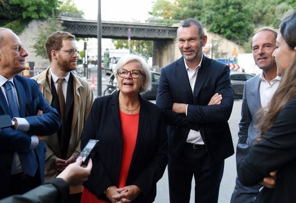 Catherine Vautrin, ministre française du Travail, de la Santé, des Solidarités et de la Famille, Thierry Cotillard, président du Groupement Mousquetaires, et Thibaut Guilluy, directeur général de France Travail, visitent un supermarché à Paris, France, le 5 septembre 2025. Photo par Alain Apaydin/ABACAPRESS.COM