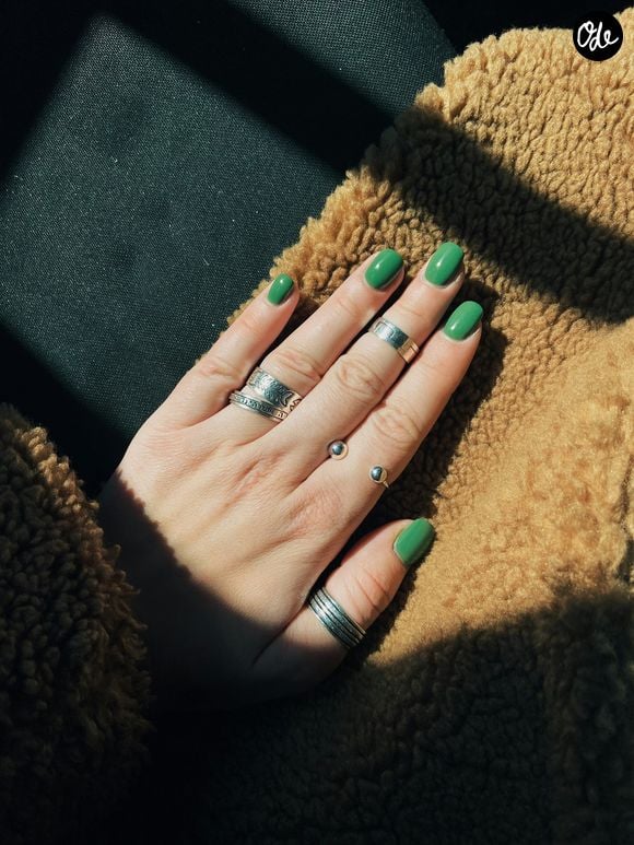 À long terme, maltraiter cette zone altère directement la pousse et la beauté de l'ongle.
