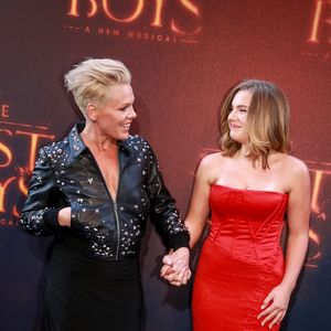 Mère et fille ont affiché une grande complicité devant les photographes.

Pink a pris la pose sur le tapis rouge avec sa fille Willow, âgée de 14 ans. Capture d'écran Instagram