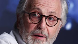 "Je n'ai pas été très présent" : Fabrice Luchini évoque son implication en tant que père auprès d’Emma, sa fille unique, également actrice